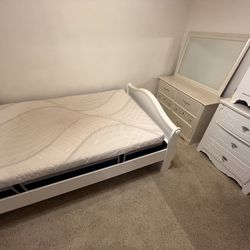 Full Bedroom Set 4 Pieces