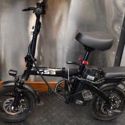 GS3 Foldable Mini Electric Bicycle 48V 15Ah City Commuter E-Bike Black