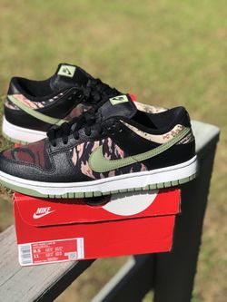Sz 9.5 Crazy Camo Nike Dunks 100% Authentic 