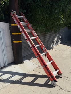 Werner 16ft Fiberglass Extension Ladder - Escalera