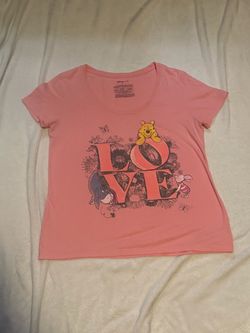 Pink Disney Winnie the Pooh graphic tee 🩷