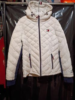 Tommy Hilfiger Women's Packable Hooded Puffer Jacket In White With Navy Accents. Size Medium.
