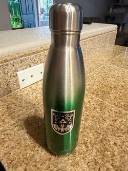 Legend of Zelda Hylian Crest Metallic Green Stainless Steel Water Bottle – Triforce Design