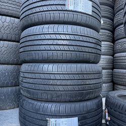 Set arisun 305 45 R22