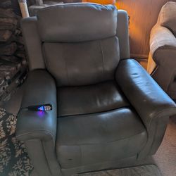 2 Recliners, Heat And Massage 