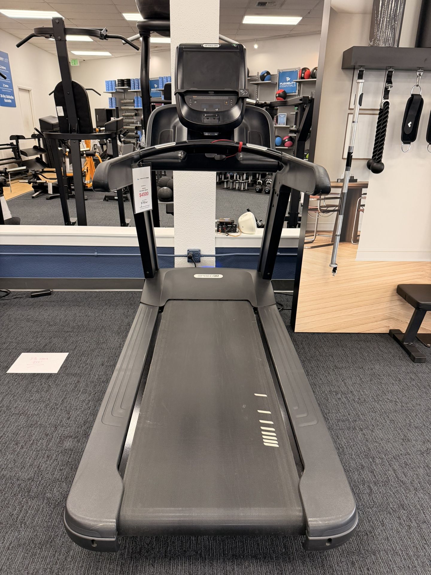 🔥 Precor 885 Treadmill – Commercial-Grade, Pre-Owned & Ready to Roll 🔥 Price: $3300