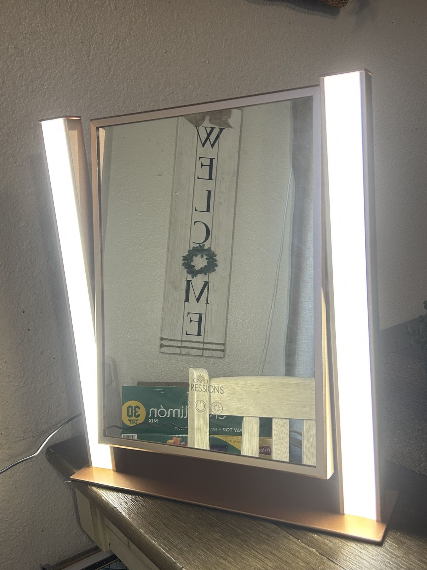 IMPRESSIONS LIGHT UP MIRROR