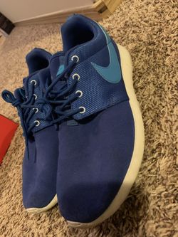 Nike roshe shoes