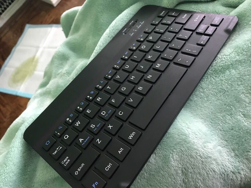 Bluetooth keyboard(no charger) (PICKUP ONLY)