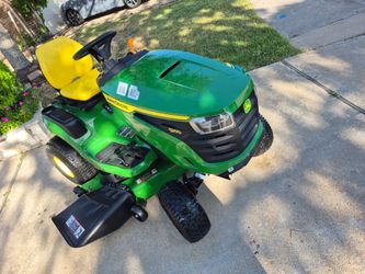 John Deere 48in S160 . 24 HP V-Twin, ELS Gas Hydrostatic Riding Lawn Mower