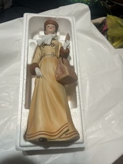 Avon Vintage 1982 Mrs Albee 10.00