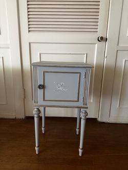 Vintage French Neoclassical Accent Table / Painted Bedside Cabinet