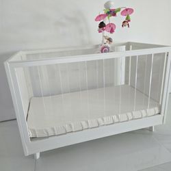 Baby Crib Like New Barely Use From Pottery Barn Kids