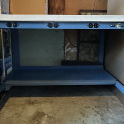 Global Industrial™ 48 x 30 Adjustable Height Workbench - Power Apron,