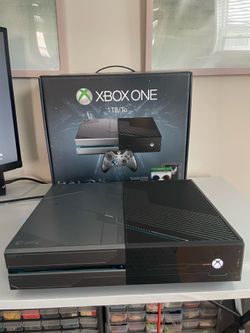 Halo 5: Guardians Limited Edition Xbox One 1TB Console