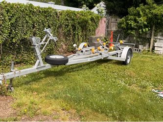 Boat trailer