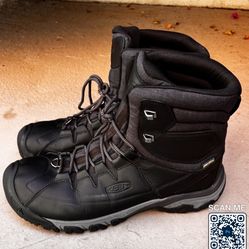 Pretty Much Brand new KEENS Men's Targhee High Lace Waterproof Boot Size 12. Retails For $190. Only $60