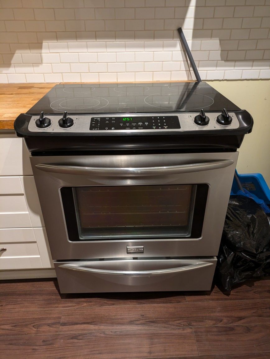 Electric Fridgeaire Gallery Range