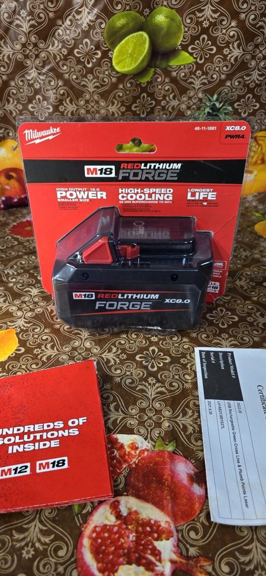 Milwaukee
M18 18V Lithium-Ion REDLITHIUM FORGE HD 12.0 Ah Battery Pack
