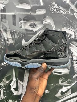 Jordan 11 Cap N Gown