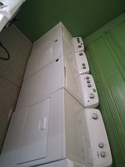 Washer and dryer electric whirlpool whit warranty $400