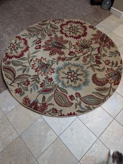 Floral Pattern Circular Rug