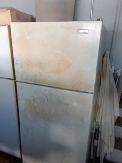 Kirkland signature by whirlpool refrigerator