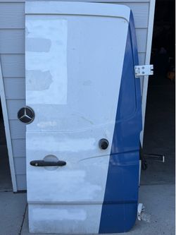 Mercedes sprinter Cargo door