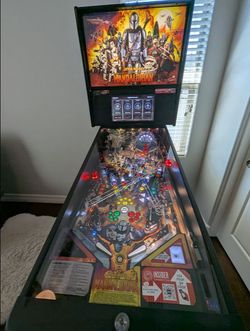 STERN The Mandalorian Pro Pinball Machine - Mint Condition!