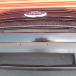 2011-2015 Ford Explorer Complete Front Bumper With All The Accessories Oem.
