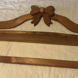 Wooden Bow Shelf