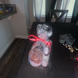 Champagne Toast Bath and Body works set