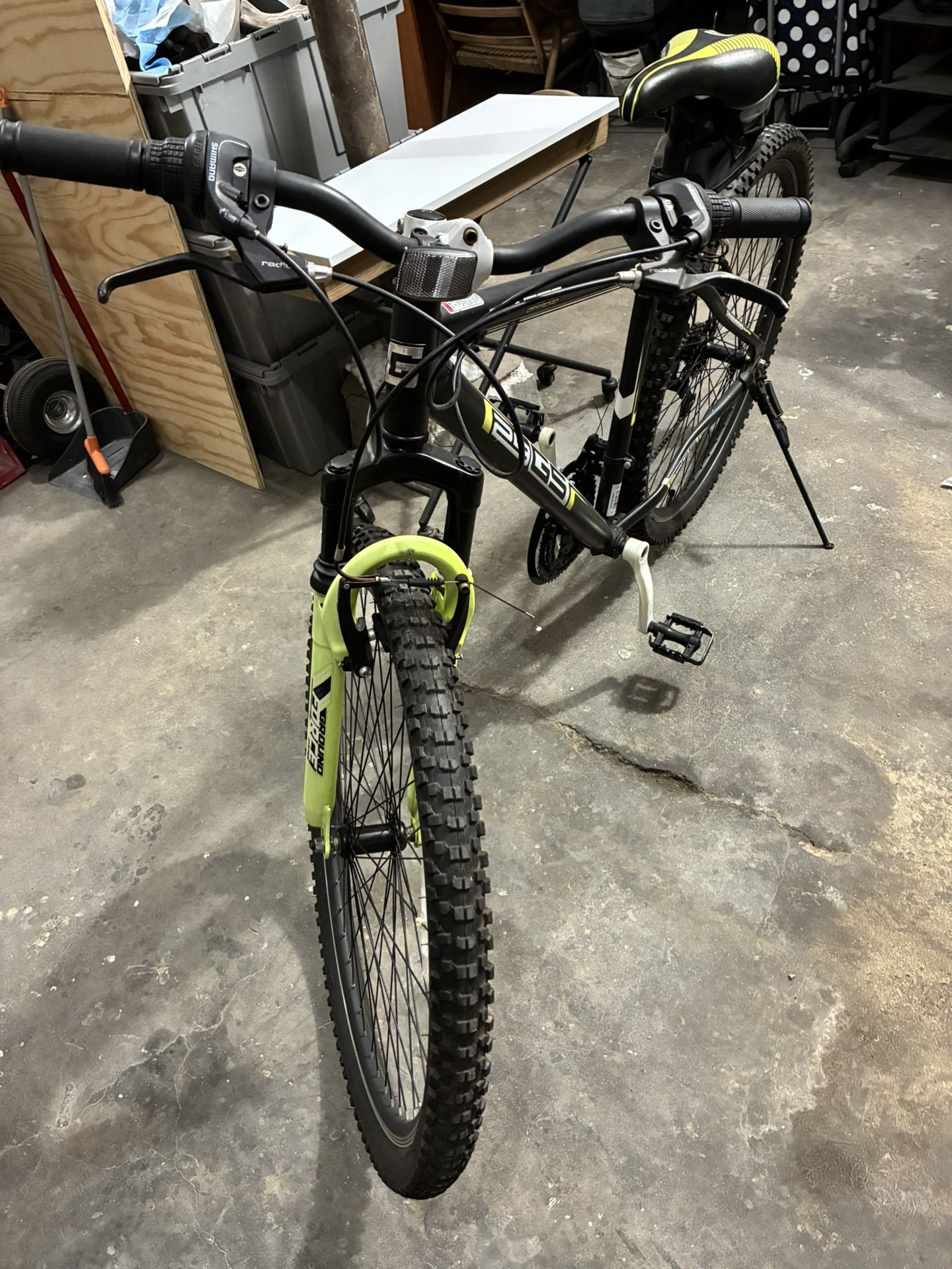 29 Genesis Mountain Bike