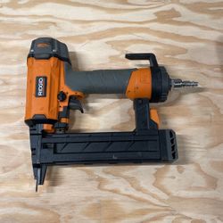 Ridgid 18 Gauge Finish Stapler