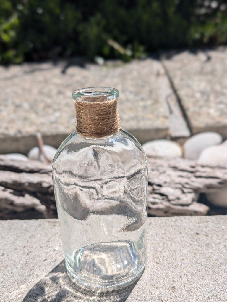 16 Pack Of Clear Vases