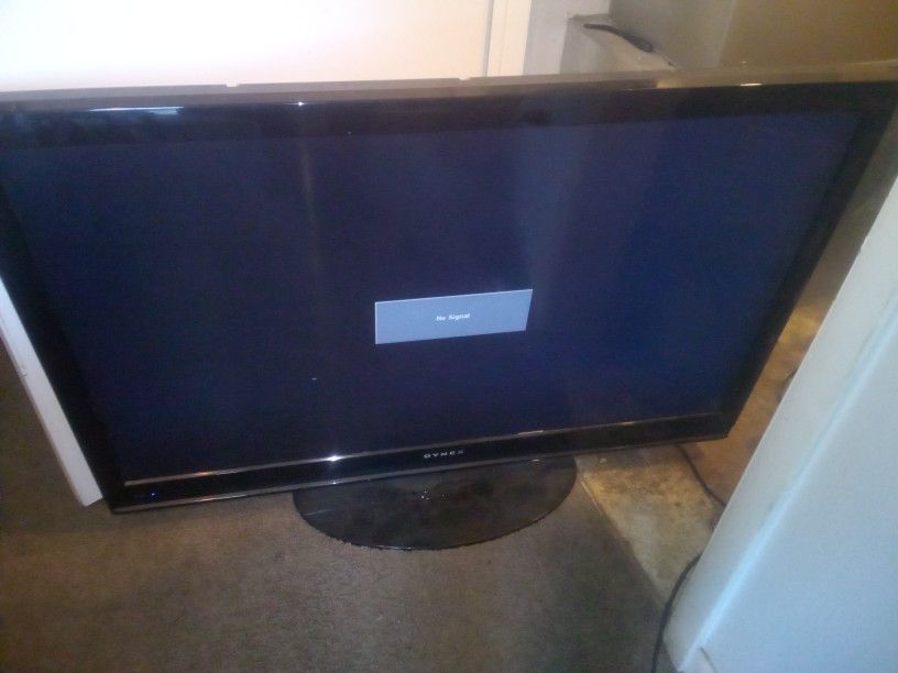 40 Inch Dynex LCD TV 