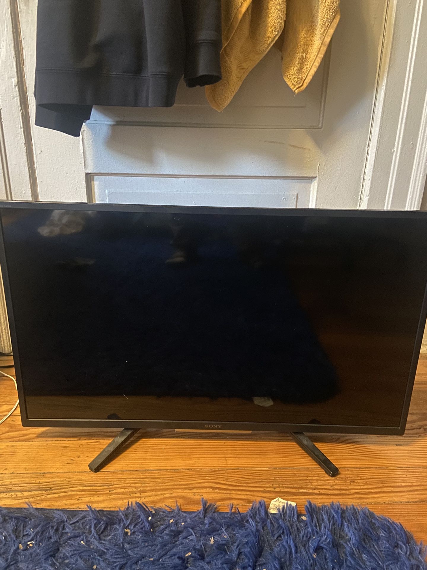 Sony 32” Smart TV