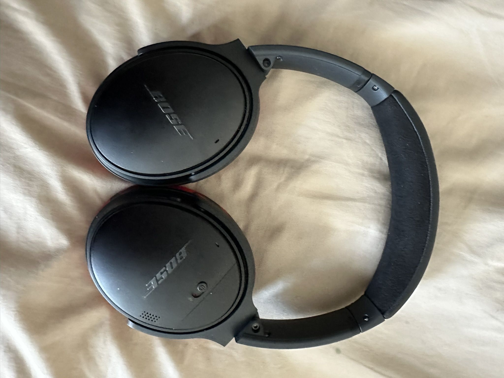 Bose QuietComfort 35 Noise-Canceling Headphones – Upgraded Ear Pads + Case