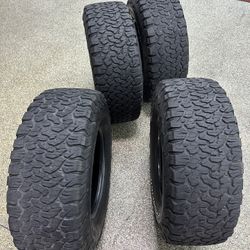35-1250-17 Bfg At Tires 