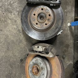 E92 335i Calipers With Spindles