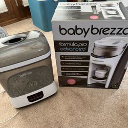 Baby Brezza Formula Pro Advanced And Bottle Cleaner