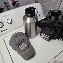 Yeti 64 Oz tumbler with brand new carrying case
