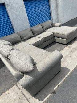 Comfortable Huge Sectional Couch Gray 🛋 Very Nice