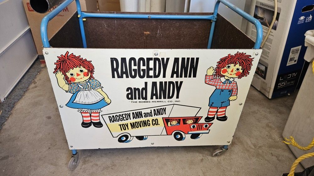 Vintage 1971 Raggedy Ann & Andy Toy Box