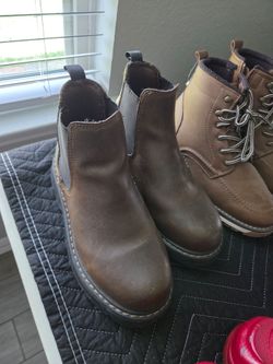 Boots size 9 men's