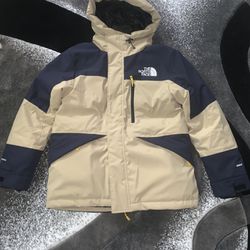 NORTH FACE JACKET BRAND NEW SIZE L
