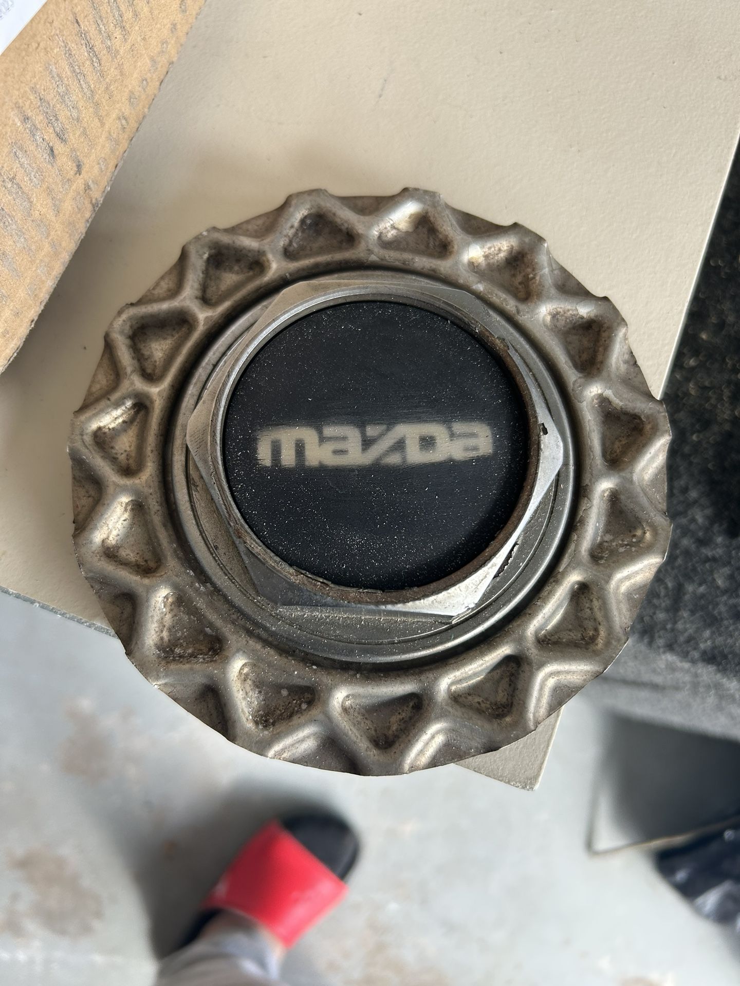 Mazda, Rx7 hubcap