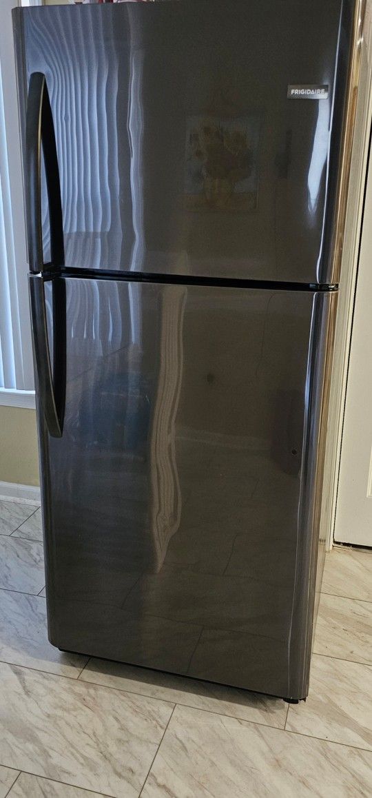 Frigidaire Refrigerator 