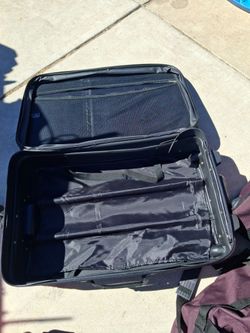 Traveling luggage suit cases