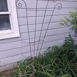 Metal yard decor